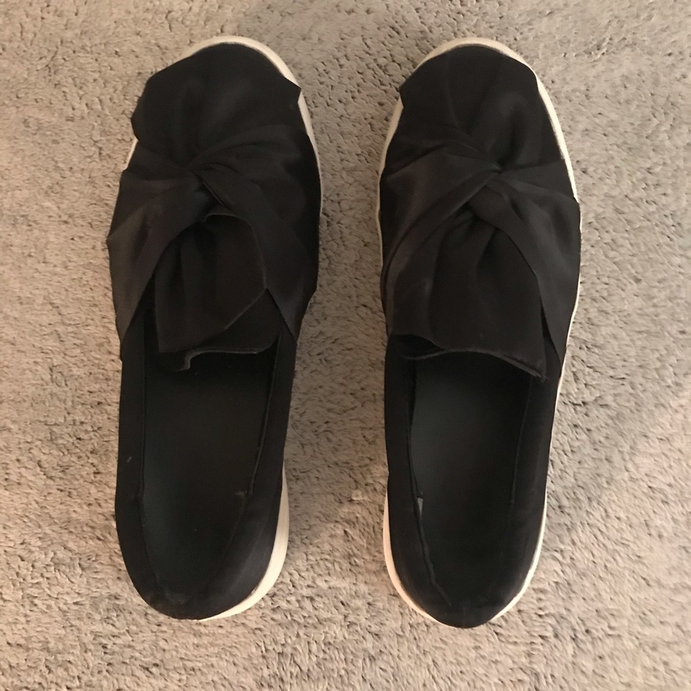 black bow slip on flats size 11